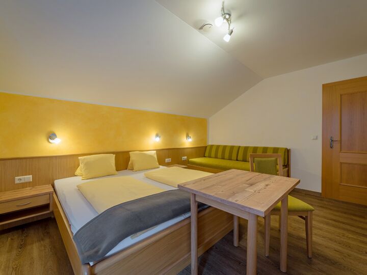 Apartment Scheichenspitz, cozy bedroom at the Oberfuchs