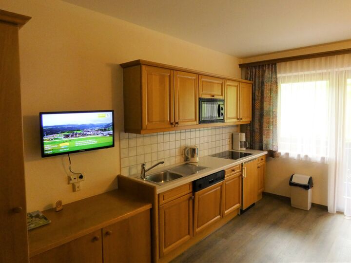Apartment Eselstein, bright eat-in kitchen at Oberfuchs
