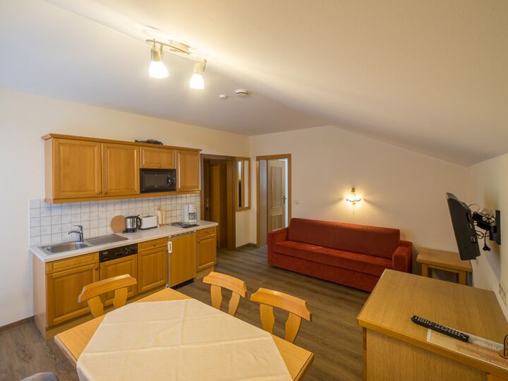 Apartment Scheichenspitz, living and dining area at the Oberfuchs