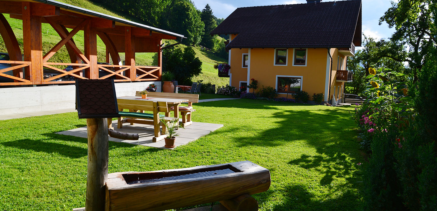 Idyllic garden on the upper fox